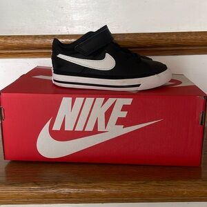 Nike Kids Black Sneakers 9c